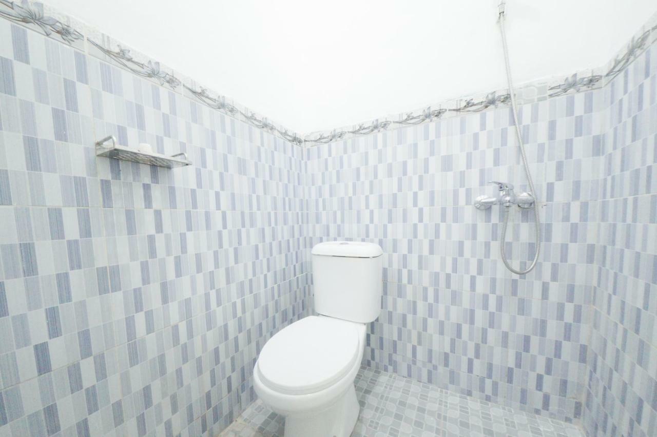 Reddoorz Syariah Near Mall Roxy Banyuwangi 2 Ngoại thất bức ảnh