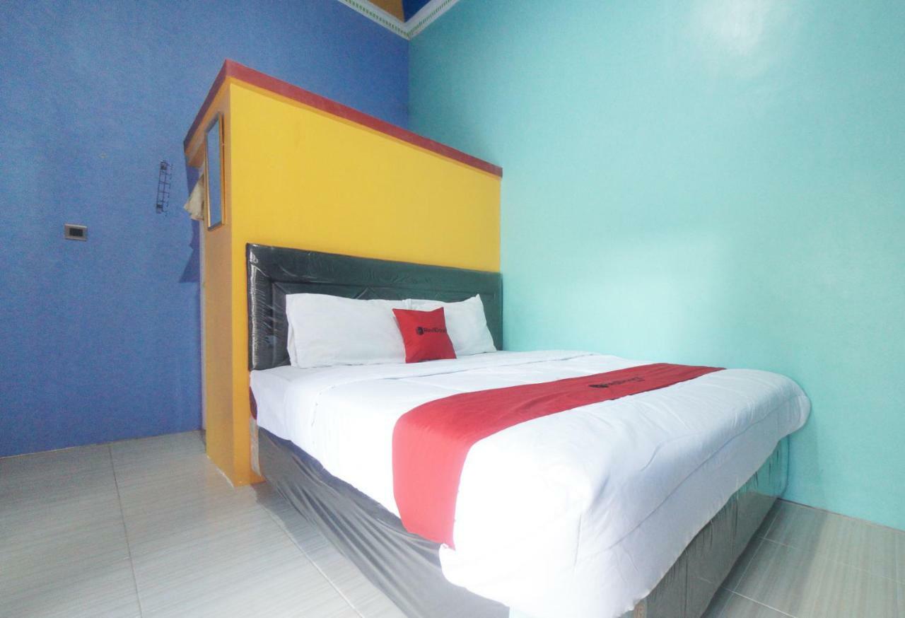 Reddoorz Syariah Near Mall Roxy Banyuwangi 2 Ngoại thất bức ảnh