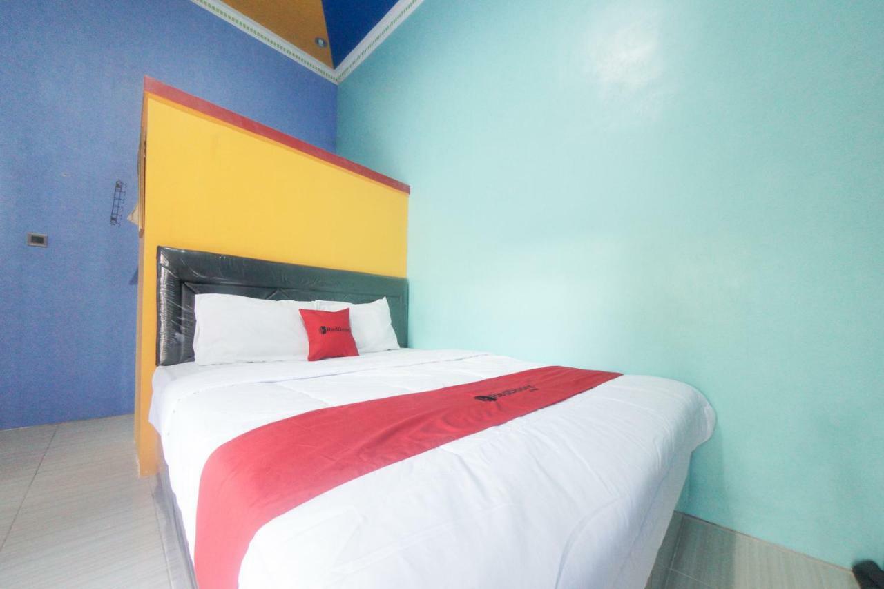 Reddoorz Syariah Near Mall Roxy Banyuwangi 2 Ngoại thất bức ảnh